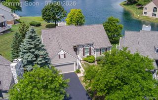 2446 Inglehill Point #300, Bloomfield Hills, MI 48304