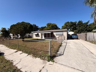 431 Pensacola Dr, Lake Worth, FL 33462