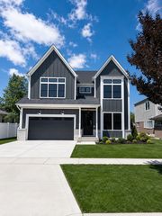 468 N  Highland Ave, Elmhurst, IL 60126