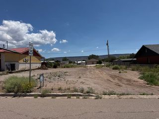 1212 N  4th St, Grants, NM 87020