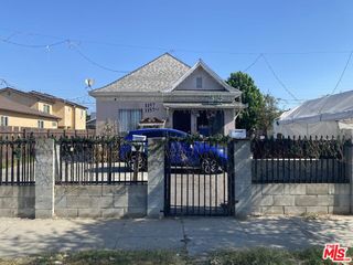 1157 E  49th St, Los Angeles, CA 90011