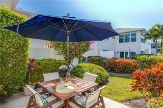 731 Neapolitan WAY #731, Naples, FL 34103