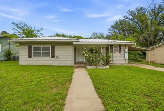 685 S  1st Ave, Stephenville, TX 76401