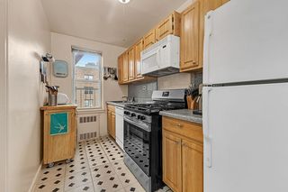 66-33 Yellowstone Blvd #5B, Forest Hills, NY 11375