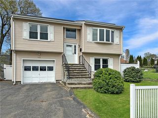 343 Oakwood Street, Bridgeport, CT 06606