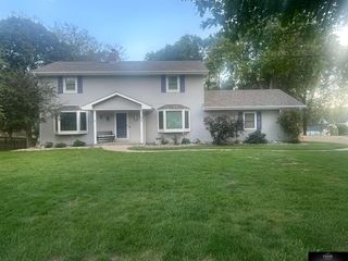 20925 Roundup Rd, Elkhorn, NE 68022