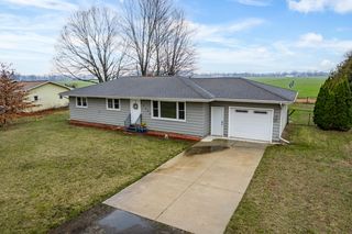 55260 Buckhorn Rd, Three Rivers, MI 49093
