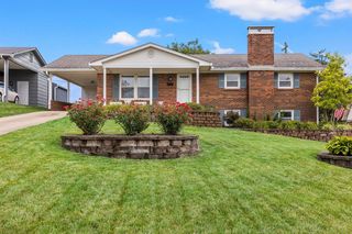 169 Woodmont Dr, Paris, KY 40361