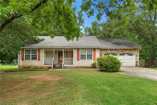 941 Century Oak Dr, Winder, GA 30680