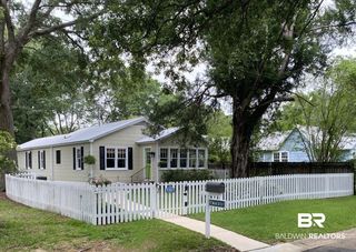 354 Azalea St, Fairhope, AL 36532