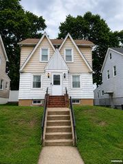 239 8th Ave, Paterson, NJ 07514