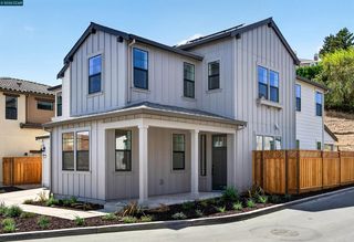 58 Red Barn Ct, Petaluma, CA 94952