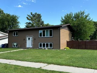 301 E  14th Ave, Mitchell, SD 57301
