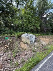 291 Warren Rd, Brimfield, MA 01010