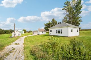 3527 280th Rd, Stuart, IA 50233
