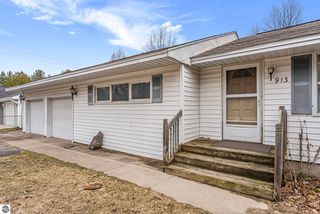 913 Fern St, Traverse City, MI 49686