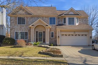 1107 Popes Creek Cir, Grayslake, IL 60030