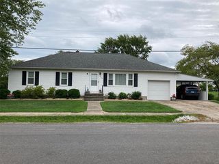 200 S  Oak St, Hoffman, IL 62250