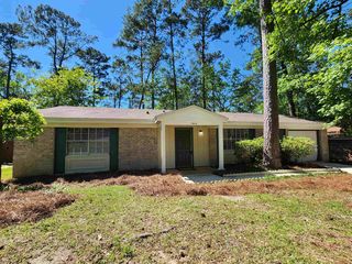 2414 Gothic Dr, Tallahassee, FL 32303