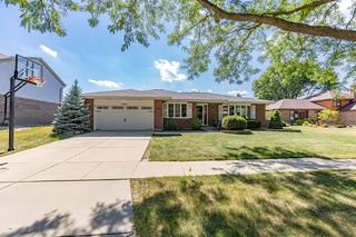 7306 Binder Rd, Downers Grove, IL 60516