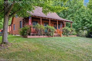 10373 Twin Lakes Dr, Otisville, MI 48463