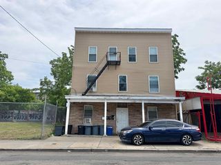 1052 Garfield Ave, Jersey City, NJ 07304