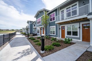 1350 Kari Ct #1365-206, Oconomowoc, WI 53066