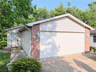 408 Orchard Dr, Leetonia, OH 44431
