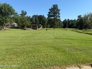 3rd St SE #6, Magee, MS 39111