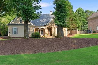 802 Lakeglen Dr, Suwanee, GA 30024