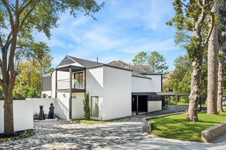 13 Tiel Way, Houston, TX 77019