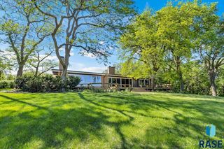 1003 N  Pleasantview Pl, Sioux Falls, SD 57110