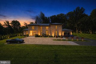 1036 Towlston Rd, Mc Lean, VA 22102