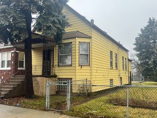 E, Chicago, IL 60628