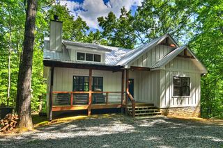 285 Pine Terrace Cir, Blue Ridge, GA 30513
