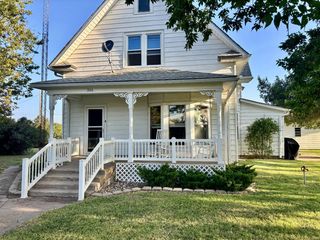906 Monument Ave, Monument, KS 67747