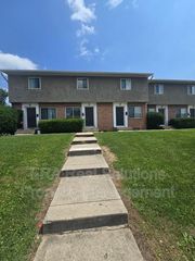 1706 Carstare Dr, Columbus, OH 43227