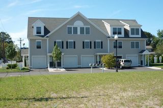 303 Naugatuck Ave #3, Milford, CT 06460