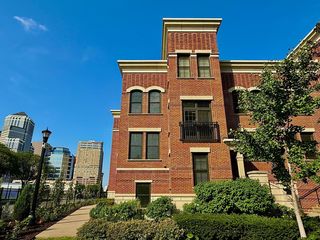 511 S  10th St, Minneapolis, MN 55404