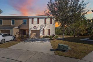 9868 Hound Chase Dr, Gibsonton, FL 33534