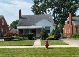 21732 Newcastle Rd, Harper Woods, MI 48225