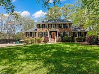 3800 Tangle Oak Dr, Clemmons, NC 27012
