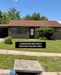 5547 Holborn Dr, Saint Louis, MO 63121