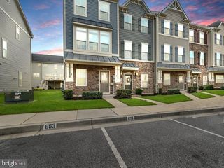 651 Ravenwood Dr, Glen Burnie, MD 21060