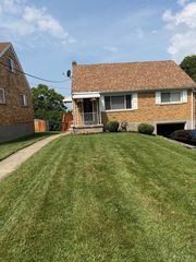 6327 Stover Ave, Cincinnati, OH 45237
