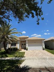 14015 SW 32nd St, Hollywood, FL 33027
