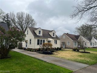 6953 Greenleaf Ave, Parma Heights, OH 44130