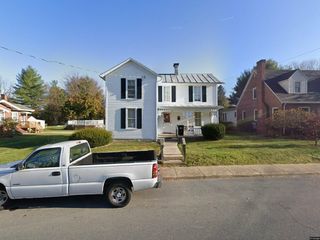 215 W  Bank St, Bridgewater, VA 22812