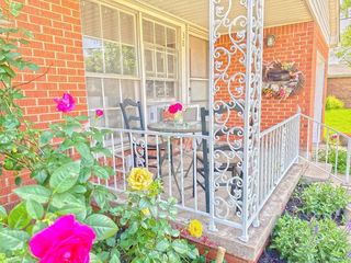 38 E  13th St, Edmond, OK 73034