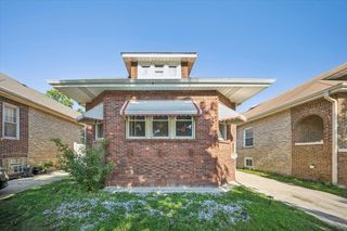 1637 S  10th Ave, Maywood, IL 60153